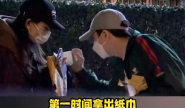911网红领巾吃瓜爆料,揭秘娱乐圈幕后真相